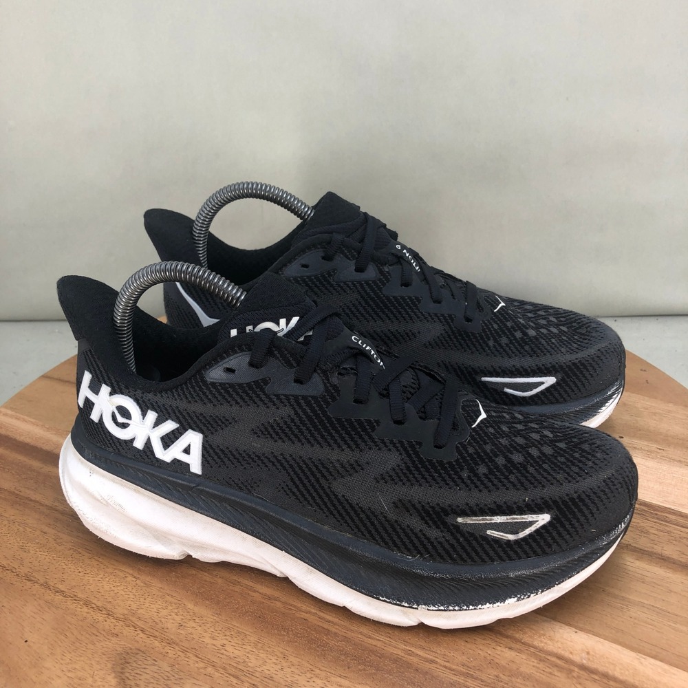 Hoka Clifton 9 Womens Running Shoes Black White Size 8 B Cushioned Comfort